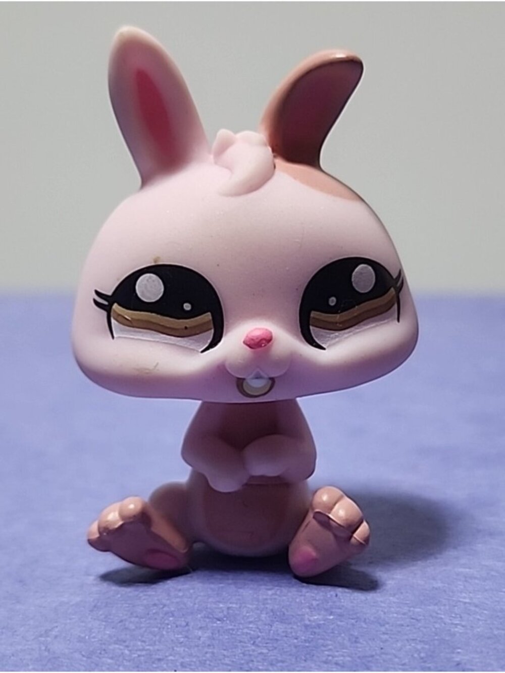 Littlest Pet Shop  #1366 Pink Dwarf Rabbit Bunny with Brown Eyes.